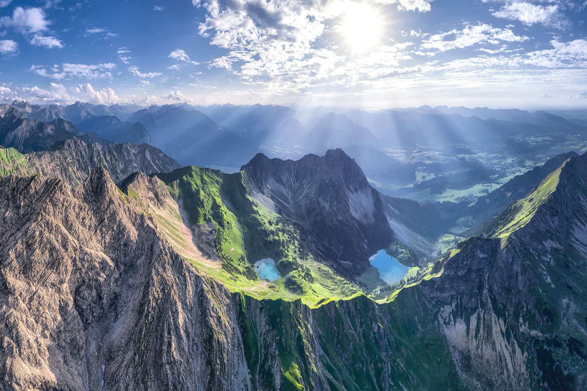 20_0124-Panorama-Allgäu-Alpen-Berge-Oberstdorf-Sommer-Gaißalpsee-Rubihorn-Bergsee-Nebelhorn-Oberallgäu-blauer-himmel-grün-sonne++